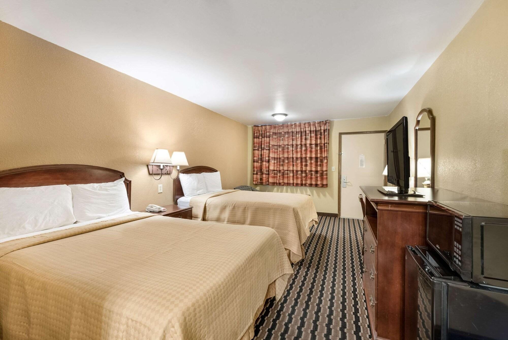 Rodeway Inn Columbus Exterior foto